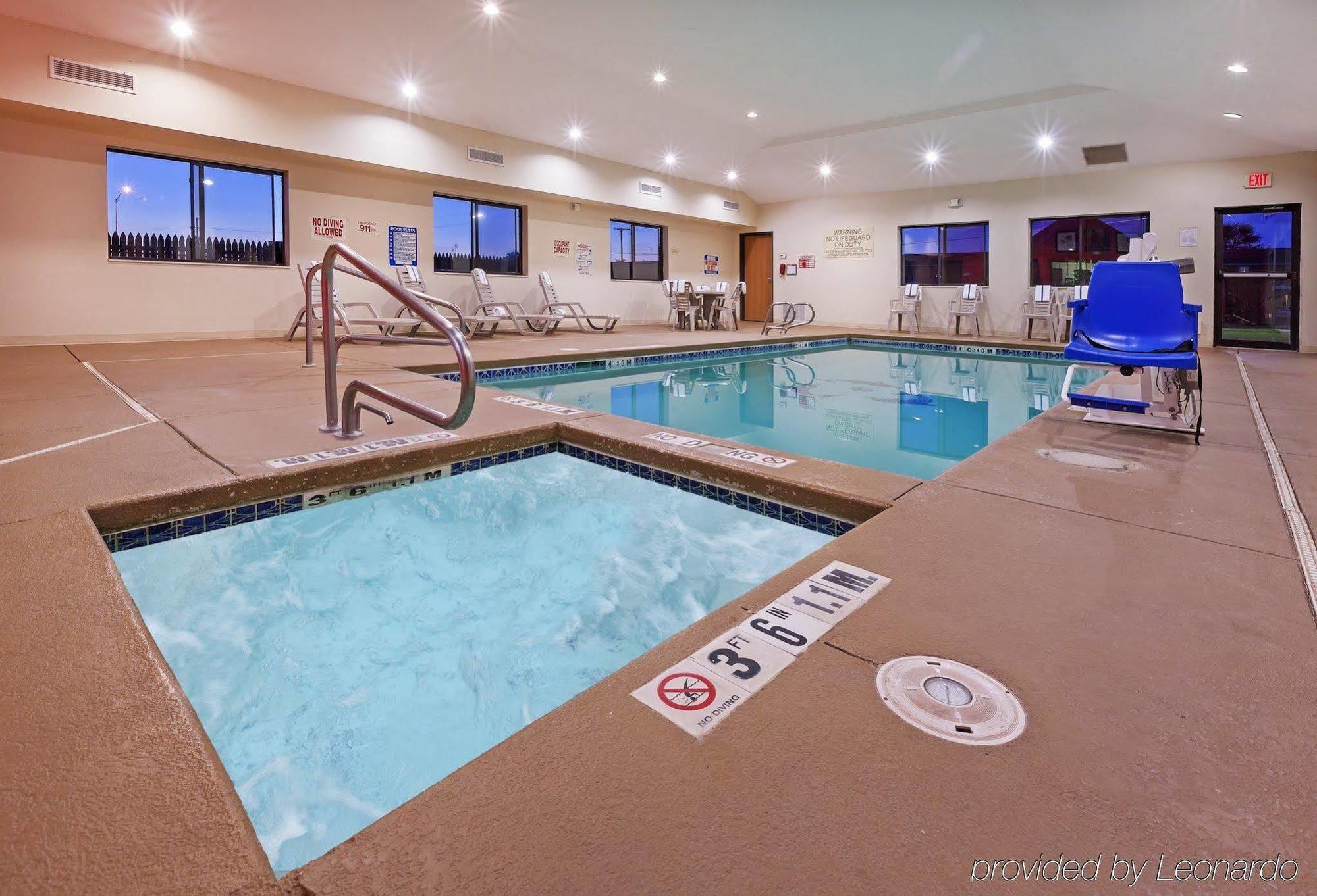 Country Inn & Suites By Radisson, Lubbock, Tx מראה חיצוני תמונה